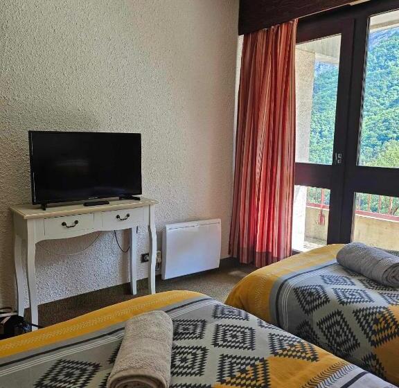 בית מלון כפרי Cinéma, Chambre Privée Au Le Refuge Du Phoenix
