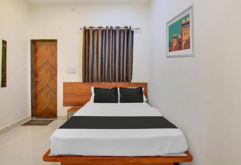 ホテル Oyo Pratik Lodging