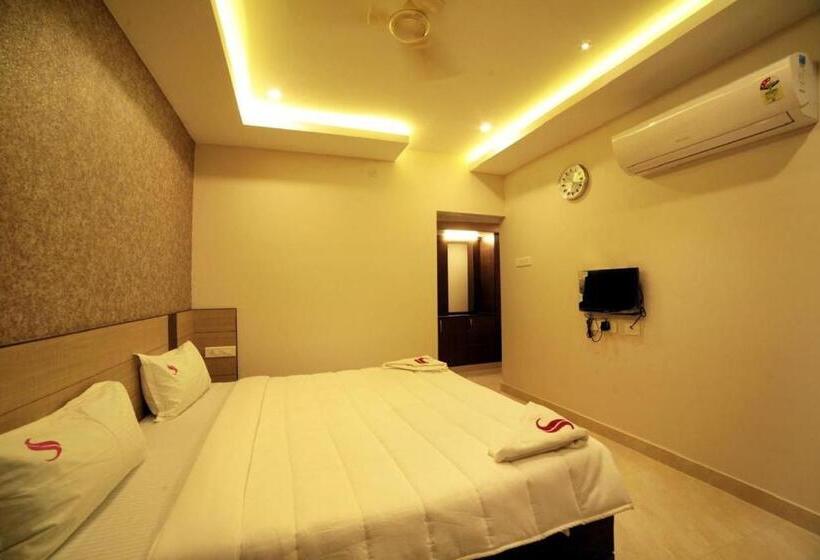 هتل Sathyaa Grand Inn