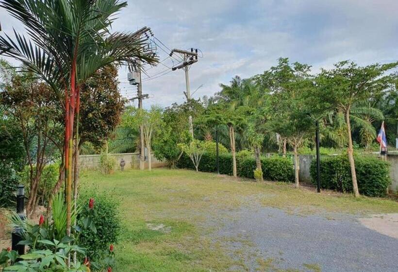 Palm Hill Resort