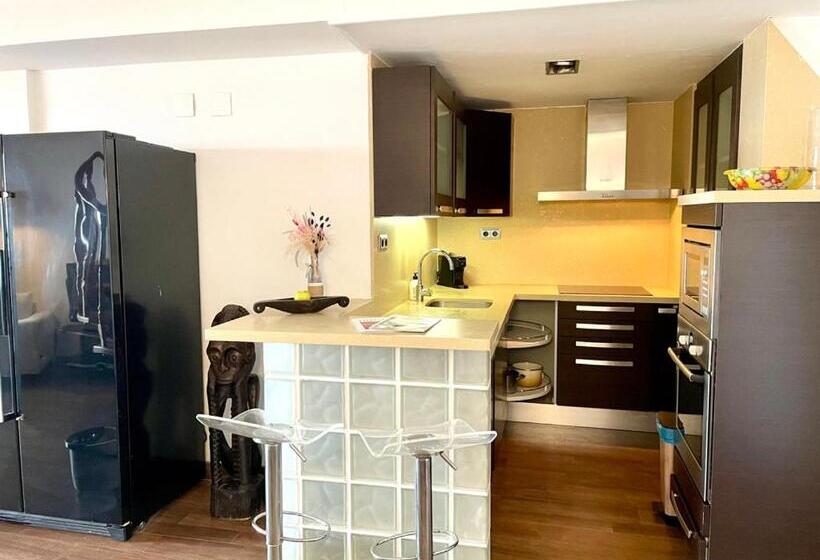 Pensió Ensuite Double Room With Balcony In Shared Apartment In Center Of Santa Eularia With Sea View And Cl