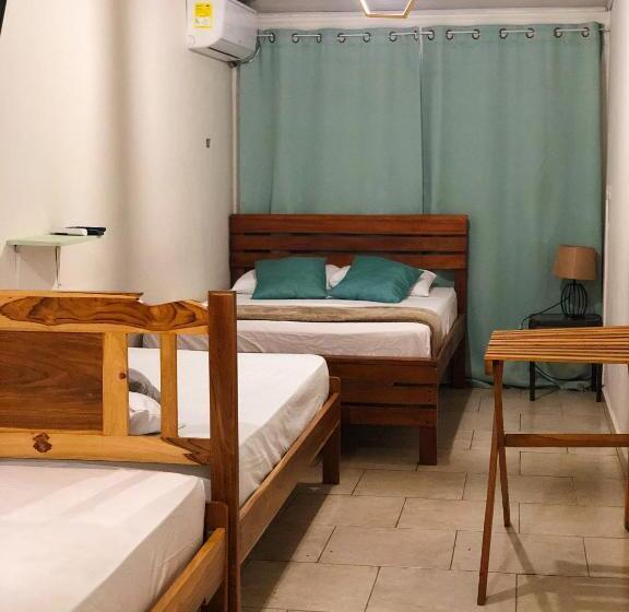 بنسيون Hostal Síndigo