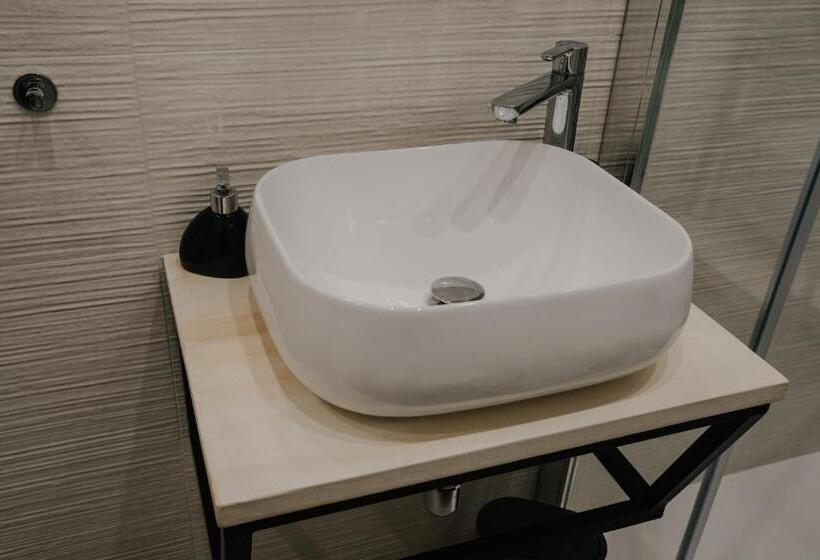 تختخواب و صبحانه Marcone Luxury Rooms   Il Giardino Di Pietra