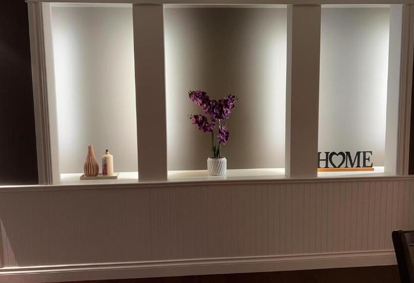 تختخواب و صبحانه North Vancouver Lynn Valley Two Bedrooms Suite