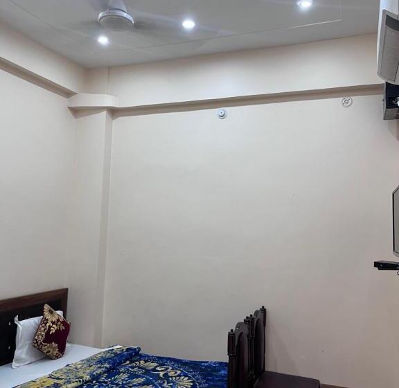 Bed and Breakfast R K Stay & Palace Near Ram Lalla Temple   800 Meter Ayodhya