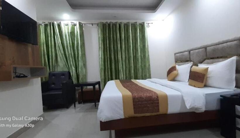 Bed and Breakfast R K Stay & Palace Near Ram Lalla Temple   800 Meter Ayodhya