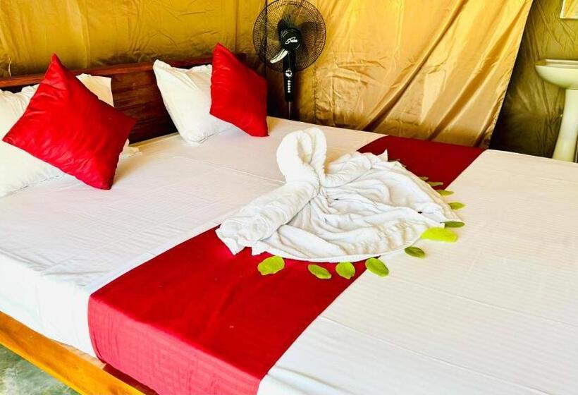 ホテル Araliya Lake Camp Resort