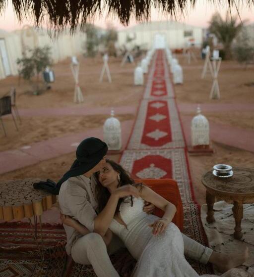 هتل East Desert & Luxury Camp