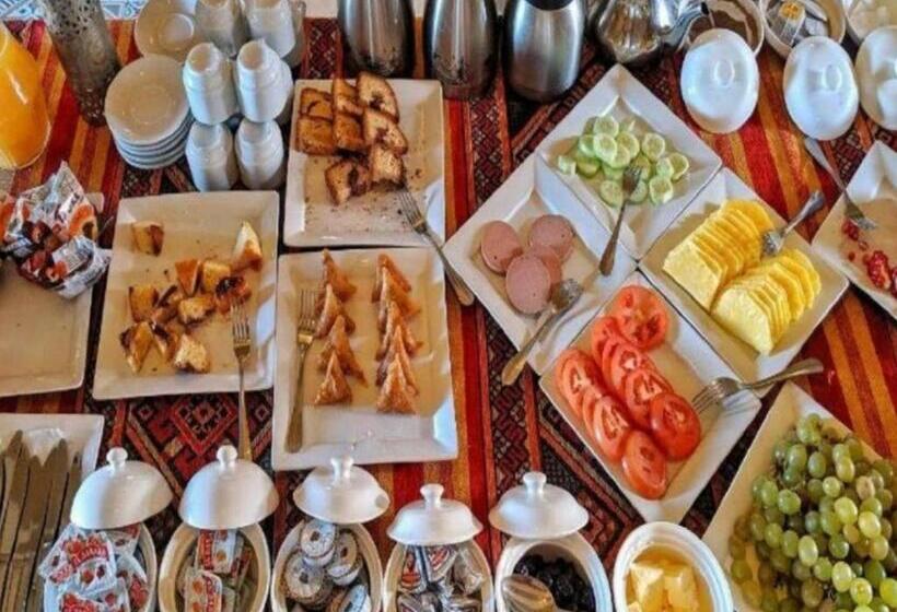 هتل East Desert & Luxury Camp