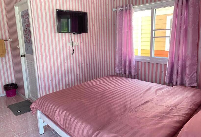 Pensiune มิ่งเคียงมณีรีสอร์ท