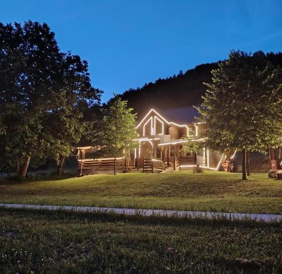 پانسیون Brvnara Pojata Bungalovi