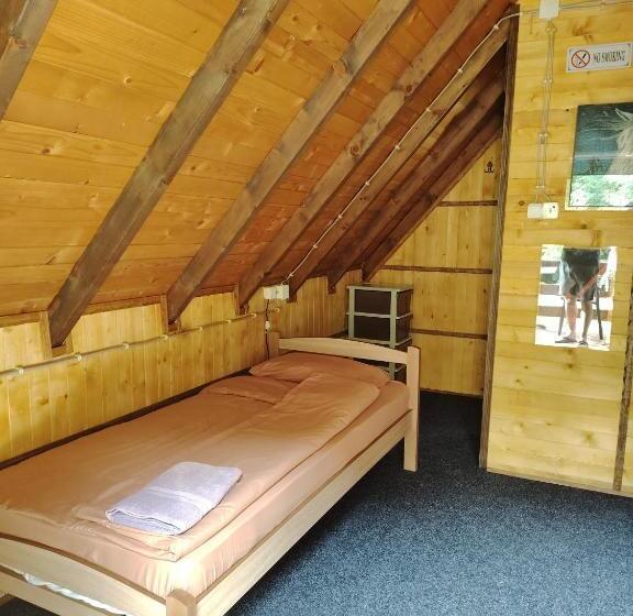 پانسیون Brvnara Pojata Bungalovi