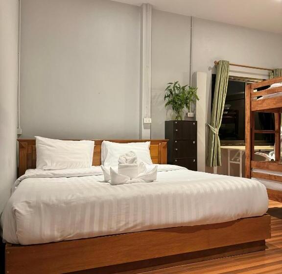 Propaganda Hostel