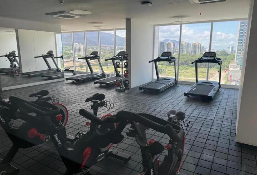 Suite Lujosa Con Jacuzzi Piso 14 Vista Al Mar