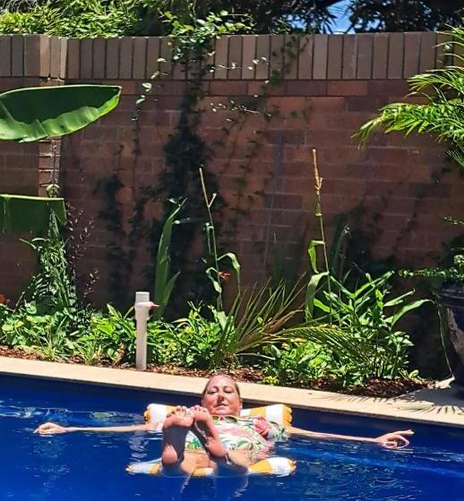 Bed and Breakfast Brisbane 1960s Pool House