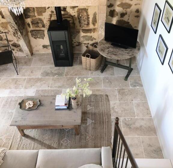 住宿加早餐  Chambre D Hotes Lou Viradis