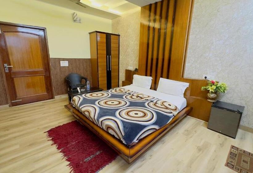בית מלון כפרי Kk Residency