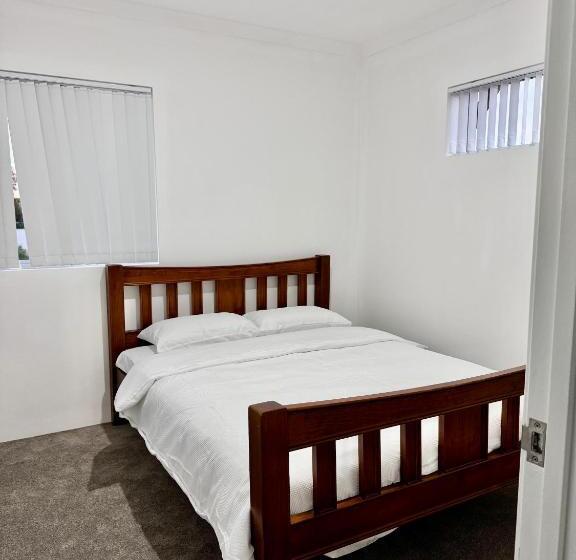 پانسیون 43 Drew Road Ardross