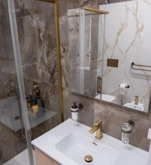 پانسیون Coraline Deluxe Rooms