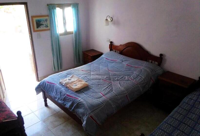 پانسیون Hostal Del Luna