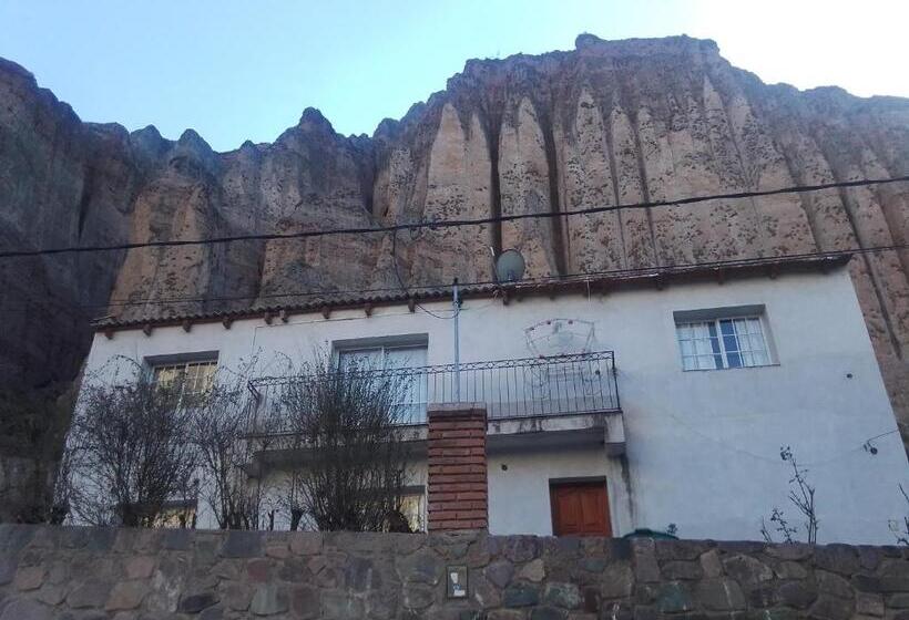 پانسیون Hostal Del Luna