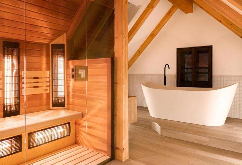 White Wolf Boutique Apartments