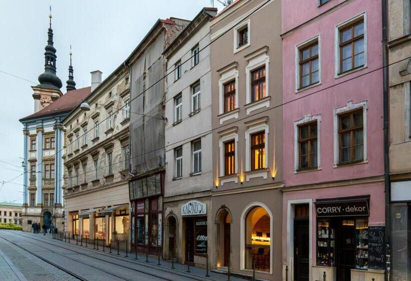 White Wolf Boutique Apartments