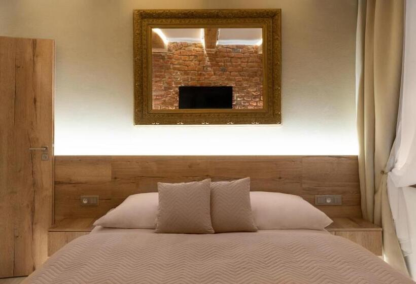 White Wolf Boutique Apartments