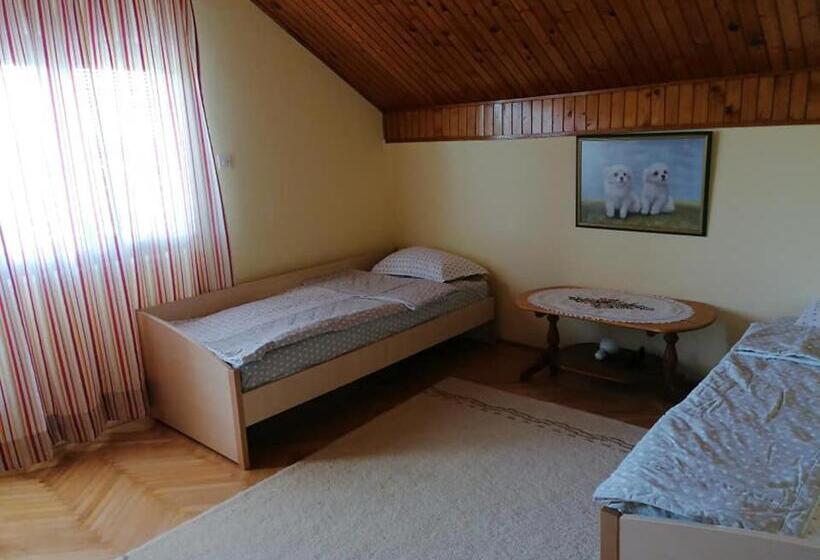 تختخواب و صبحانه Kuća Marić