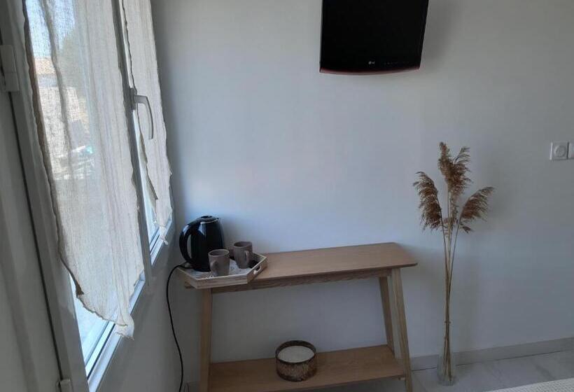 ベッドアンドブレックファースト La Casita Sérignanaise