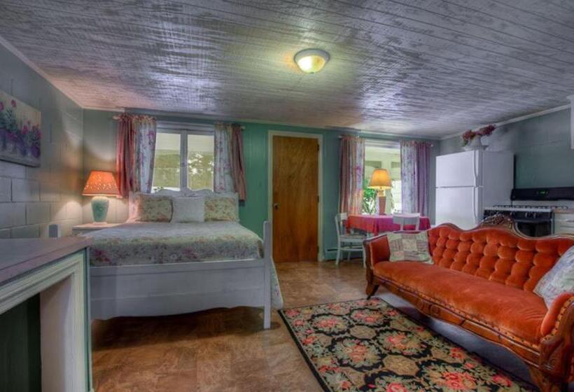 Cottage Place On Squam Lake   Suites