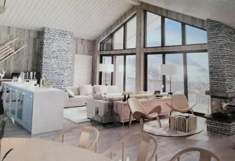 Gausta Residence