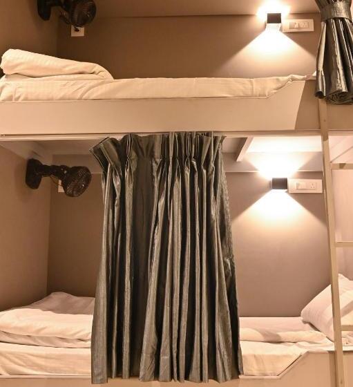 Капсульный Oтель Bed & Bread Dormitory
