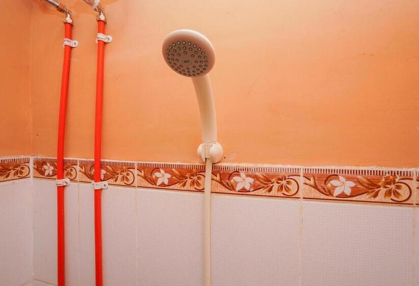 ホテル Oyo Life 2619 Kost Keluarga Cemara