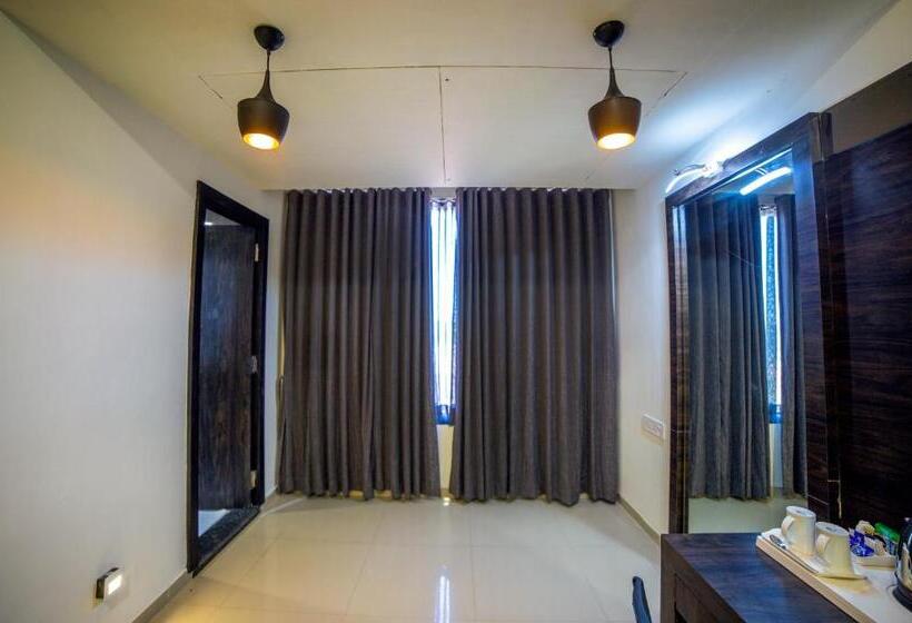 Отель Shivalik   Mehsana