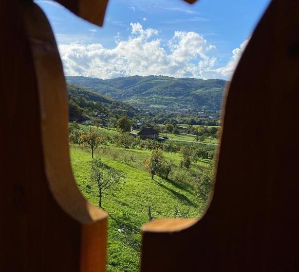 بنسيون Casa Bucatarului