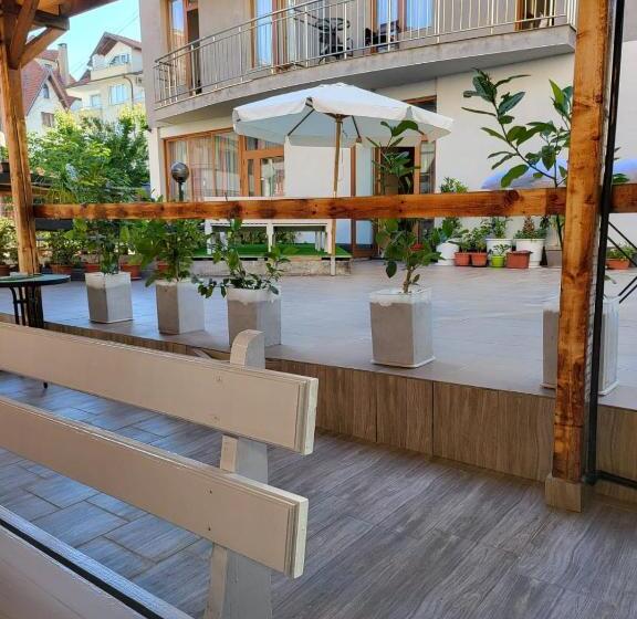 پانسیون Guest House Petrovi