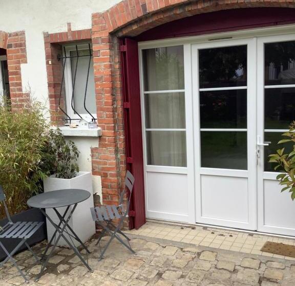 بنسيون La Renardière