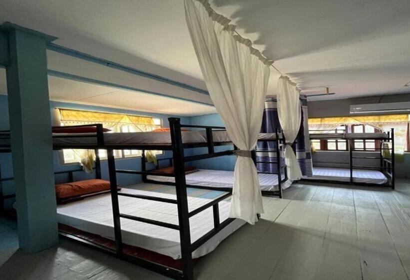 تختخواب و صبحانه Queens Guesthouse