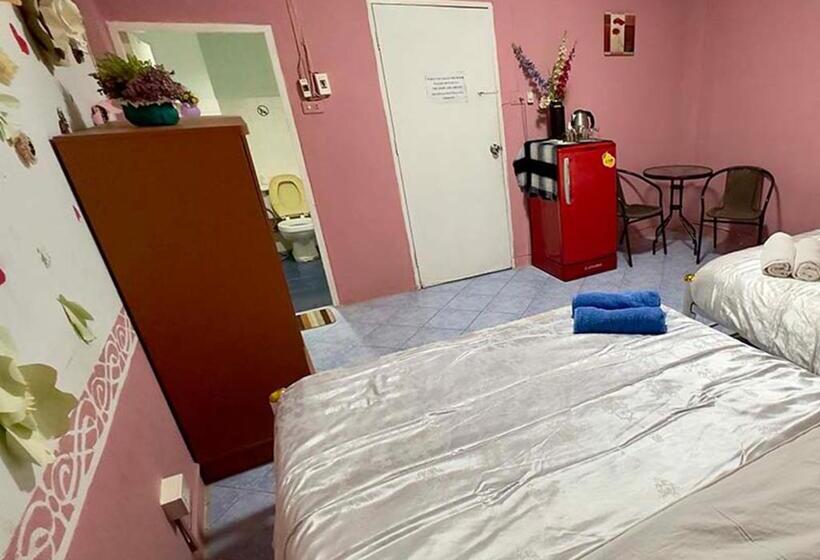 تختخواب و صبحانه Sea View Jomtien Guest House