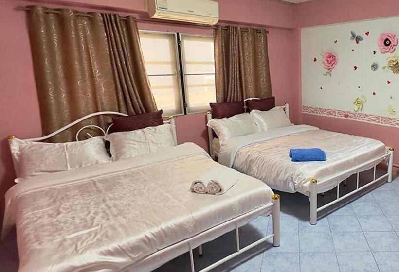 تختخواب و صبحانه Sea View Jomtien Guest House