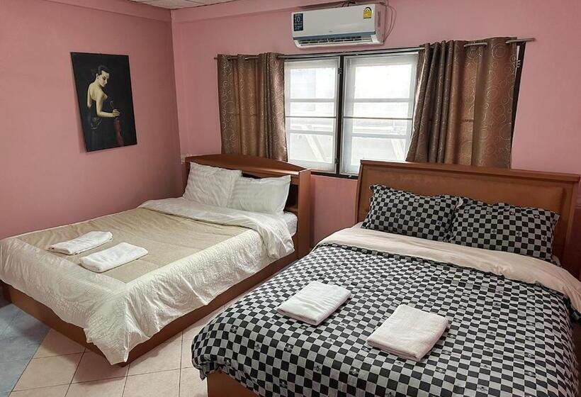 تختخواب و صبحانه Sea View Jomtien Guest House