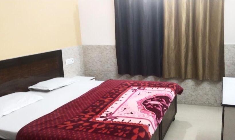 酒店 Goroomgo Kunj Residency Mathura Near Bus Stand Parking Facility & Restrurant
