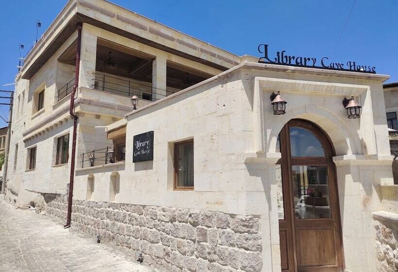 هتل Library Cave House