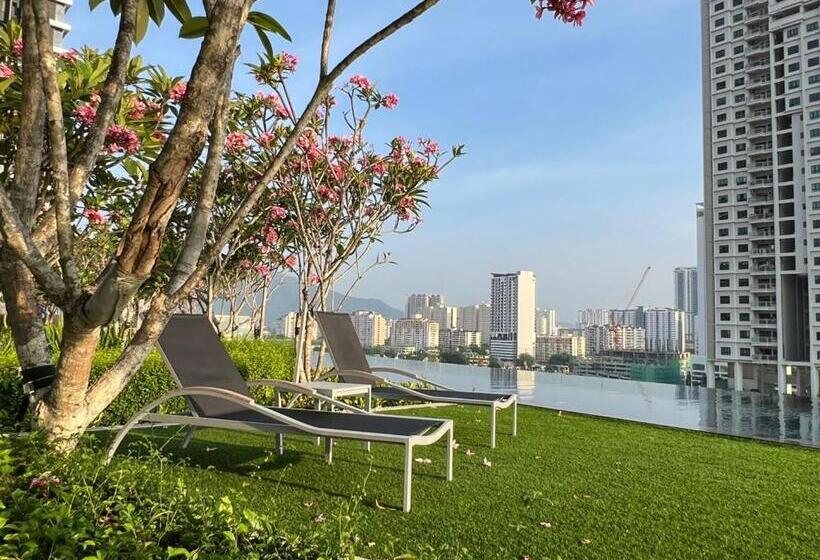 158 Urban Suites Georgetown New Condo City View