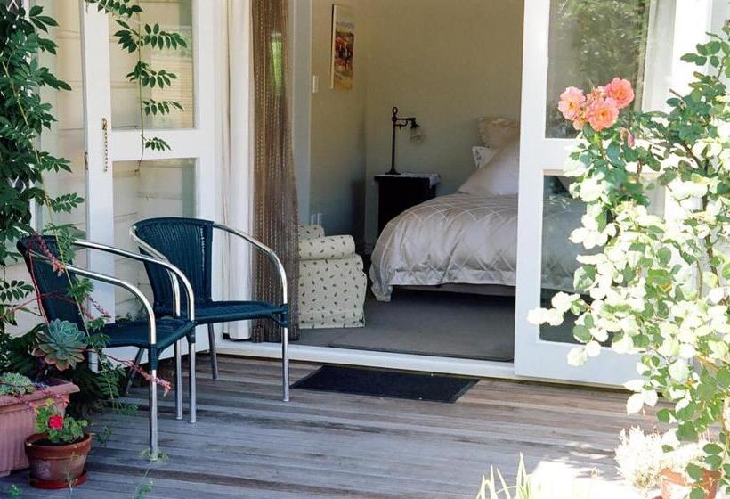 تختخواب و صبحانه Anglesea Inn