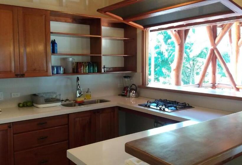 צימר Bluff Beach Retreat