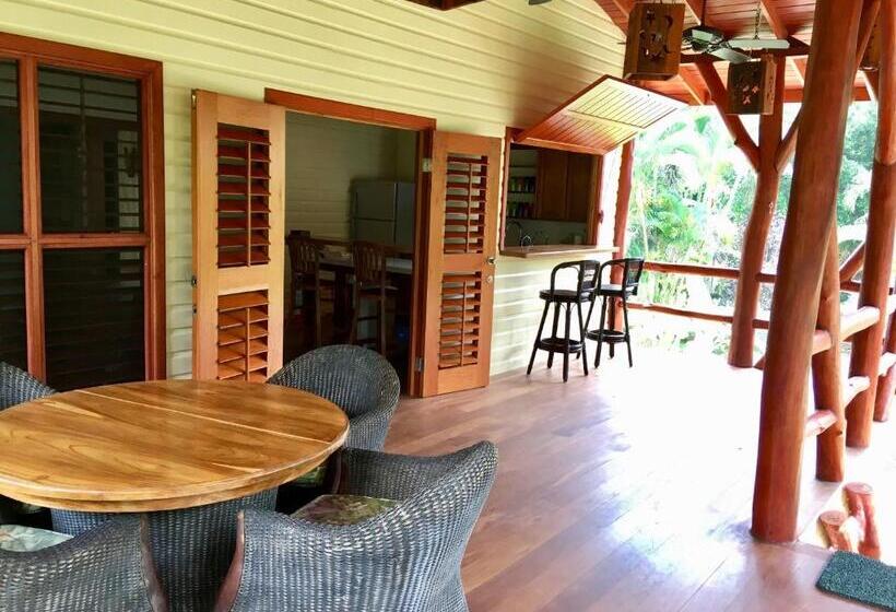 צימר Bluff Beach Retreat