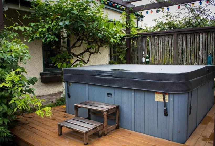 Holland House Bed & Breakfast