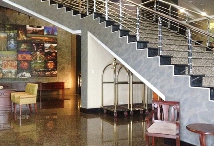 فندق Crown Legacy